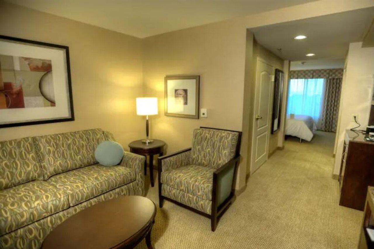 Hilton Garden Inn Omaha East/Council Bluffs Bagian luar foto