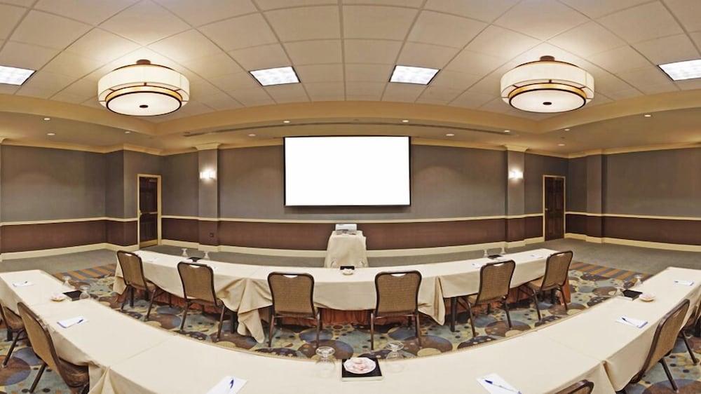 Hilton Garden Inn Omaha East/Council Bluffs Bagian luar foto